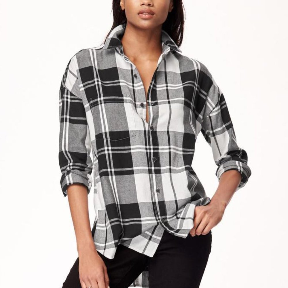 Old Navy Black & White Flannel The Boyfriend Shirt